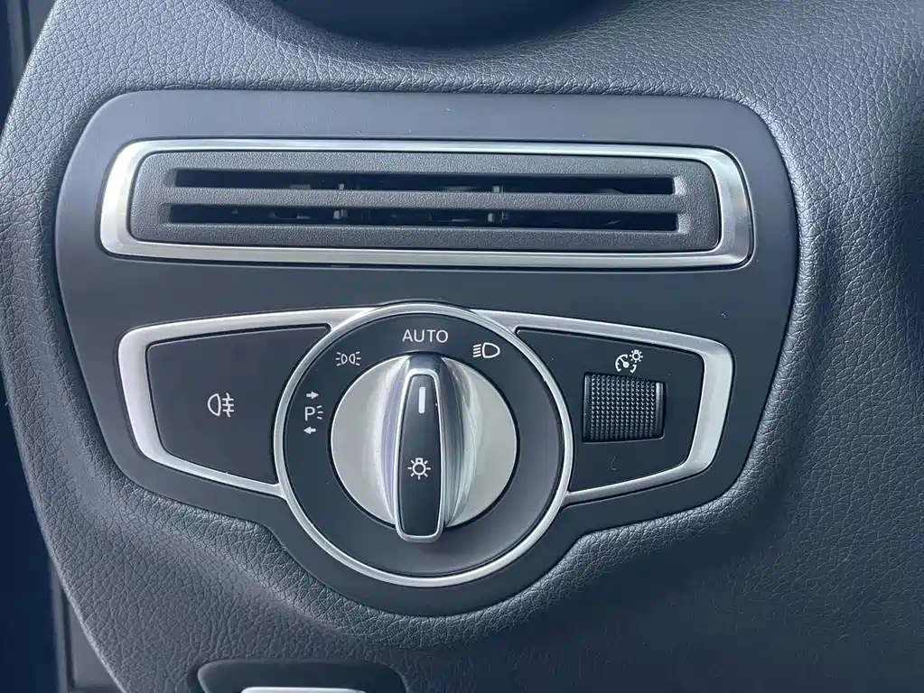Mercedes-Benz C-Class 2020 — фото 15