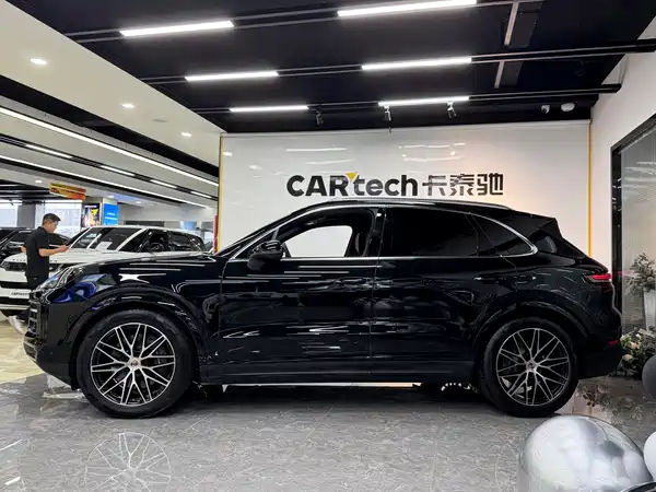 Porsche Cayenne 2025