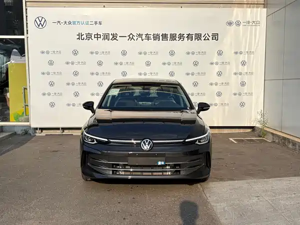 Volkswagen Golf 2025