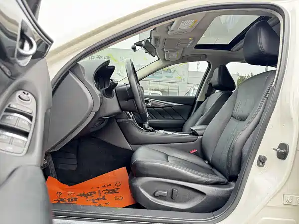 Infiniti Q50L 2015