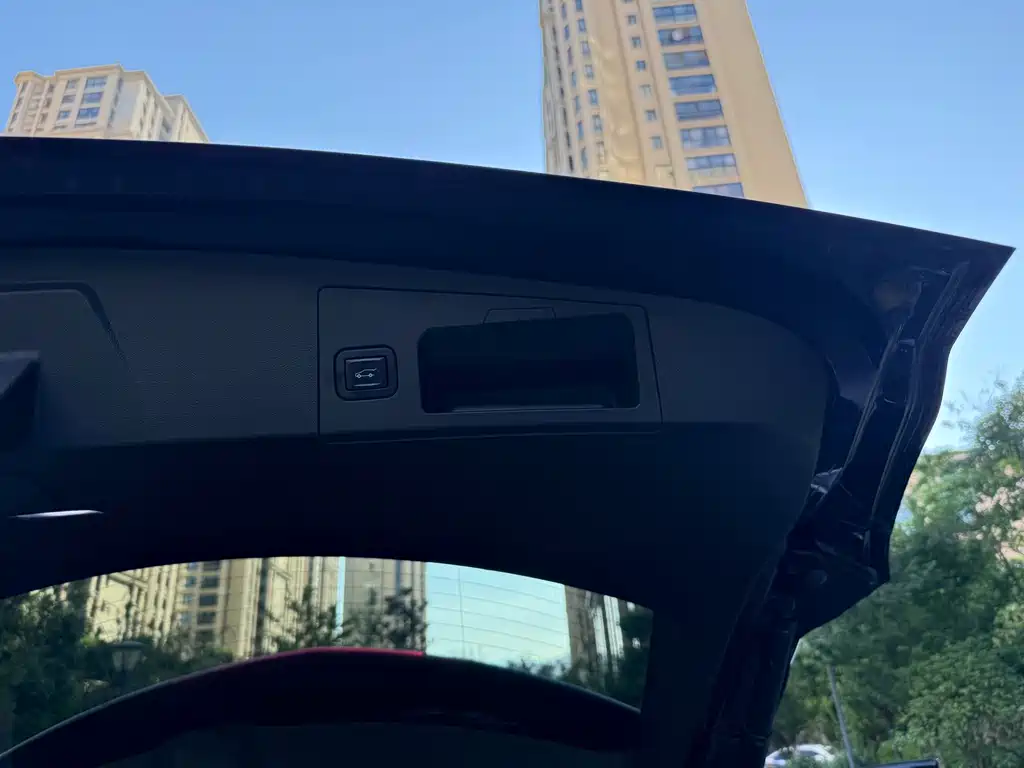 Cadillac XT5 2020 — фото 11