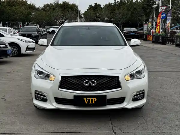 Infiniti Q50L 2015