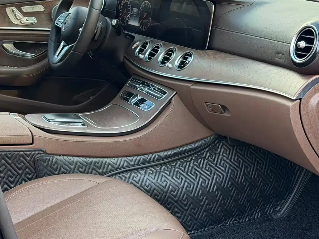 Mercedes-Benz E-Class 2019 — фото 8