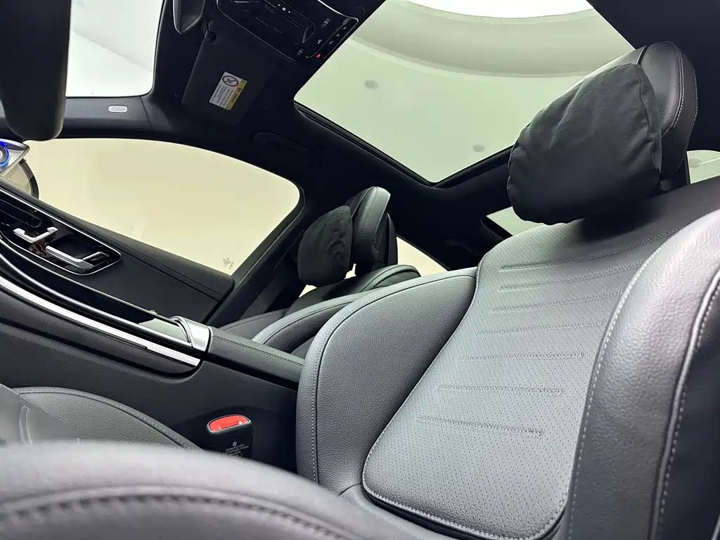 Mercedes-Benz C-Class 2024 — фото 14