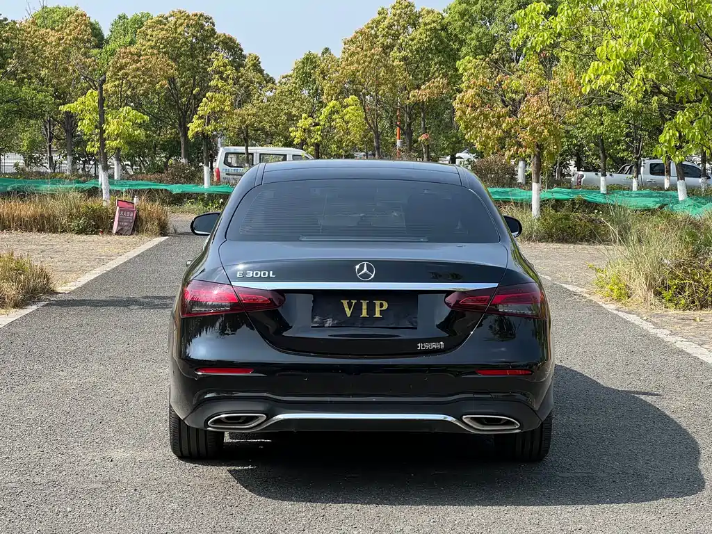 Mercedes-Benz E-Class 2023 — фото 16