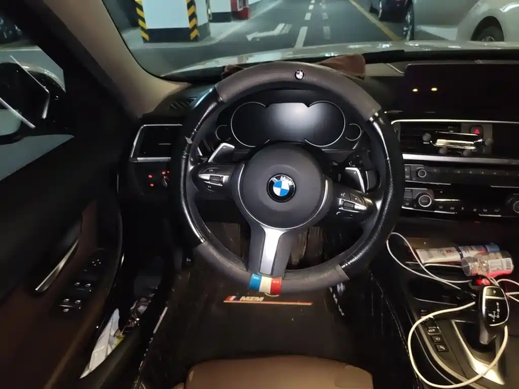 BMW 3 Series 2019 — фото 11