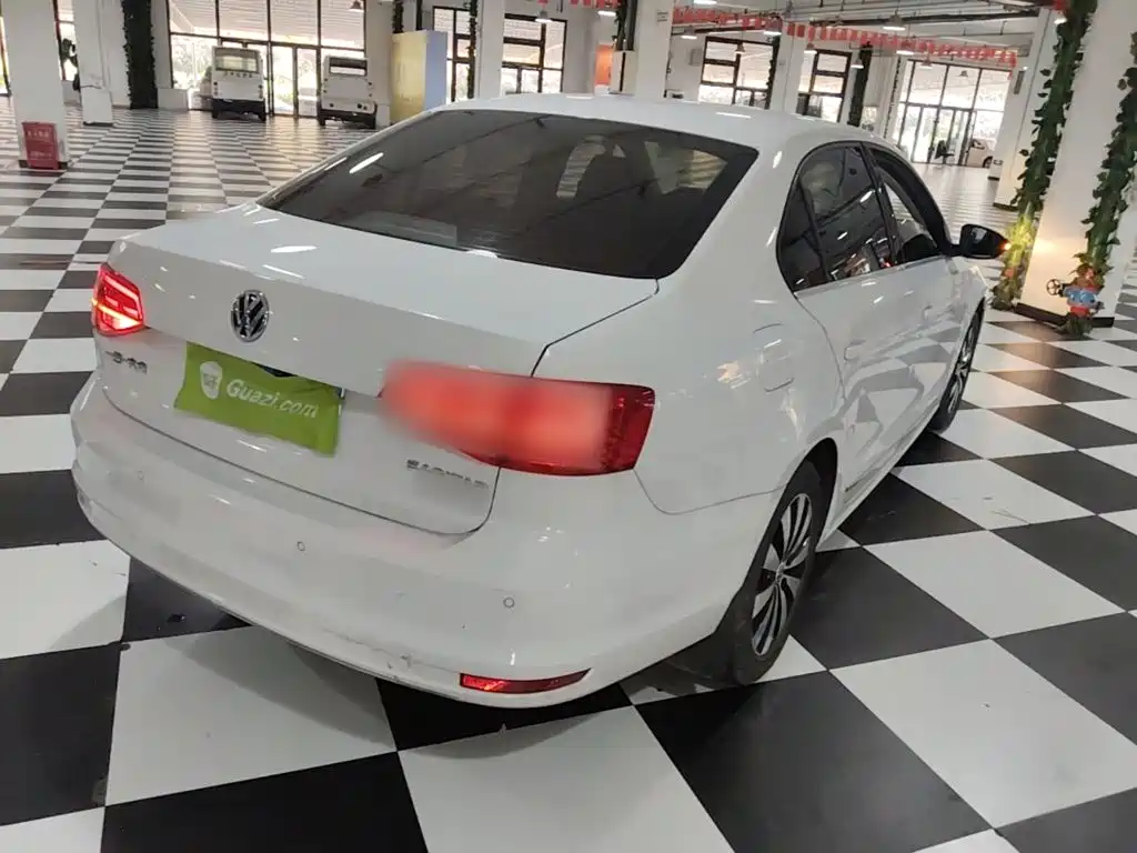 Volkswagen Sagitar 2019