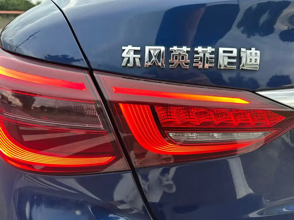 Infiniti Q50L 2019 — фото 14