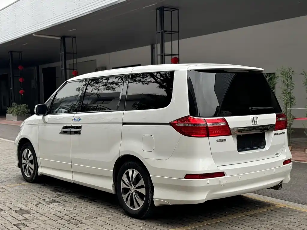 Honda Elysion 2015 — фото 14