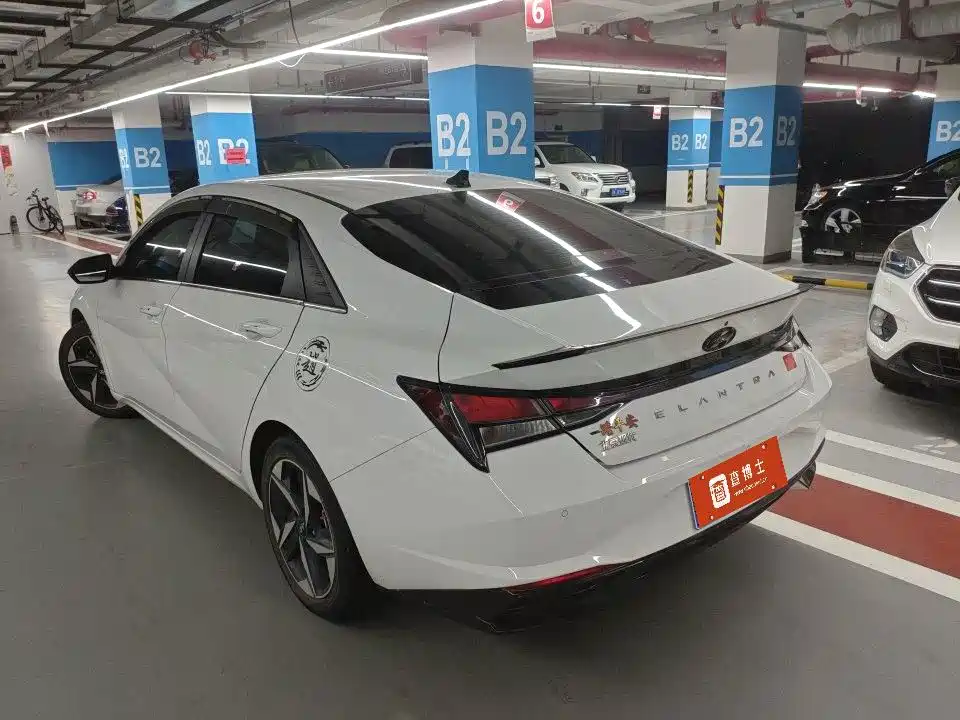 Hyundai Elantra 2022