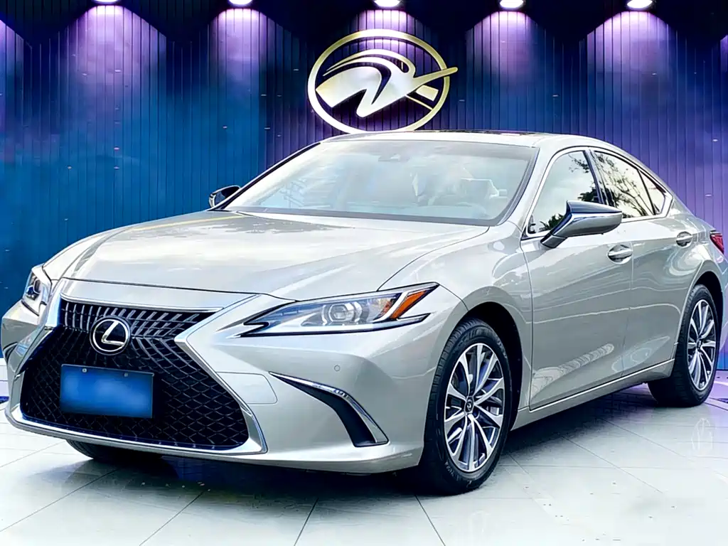 Lexus ES 2022 — фото 1