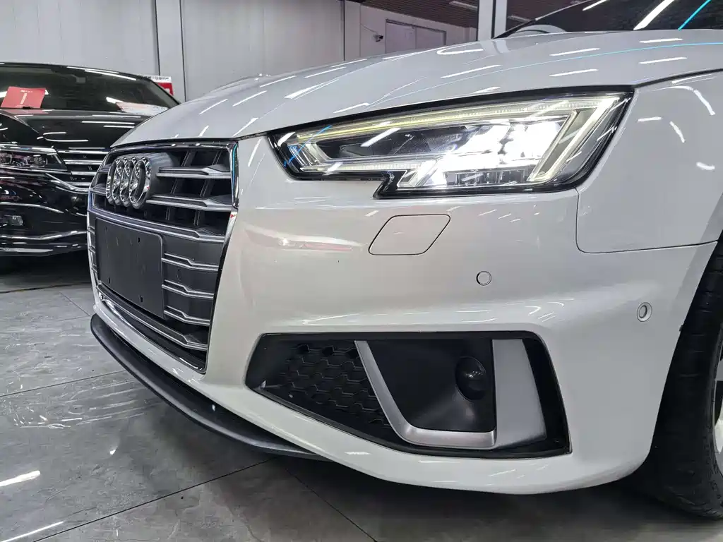 Audi A4L 2019 — фото 12