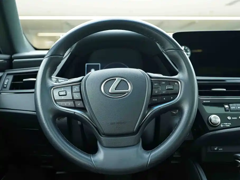 Lexus ES 2022 — фото 18
