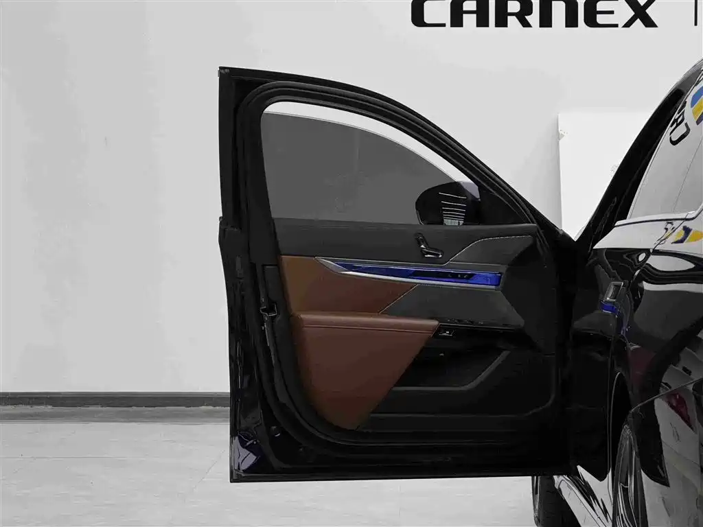BMW i7 2023 — фото 7
