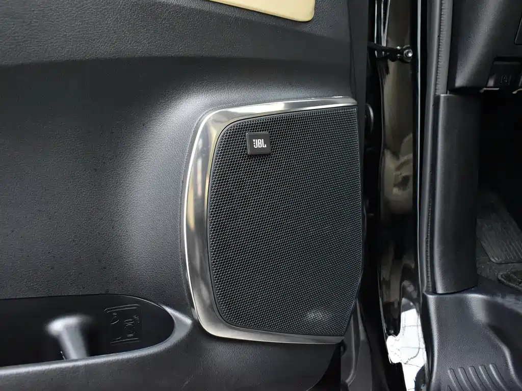 Toyota Alphard 2018 — фото 24