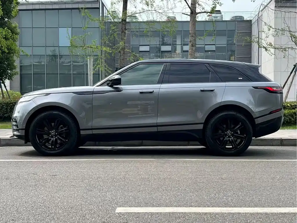 Land Rover Range Rover Velar 2022 — фото 11