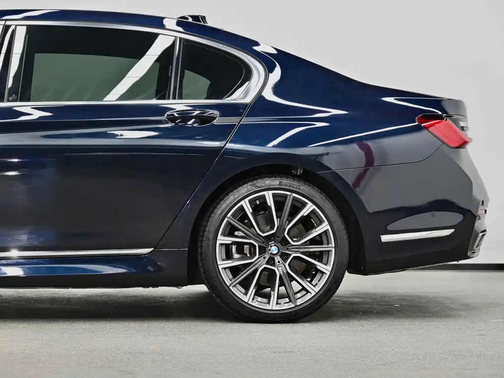 BMW 7 Series 2019 — фото 17