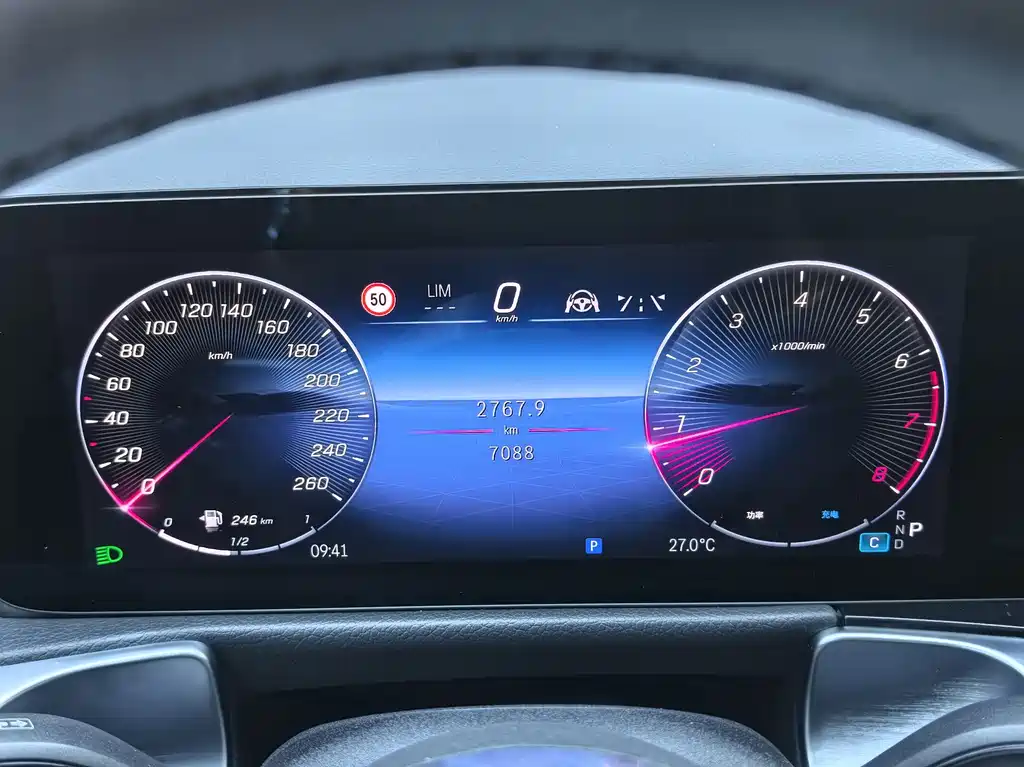 Mercedes-Benz GLB 2025
