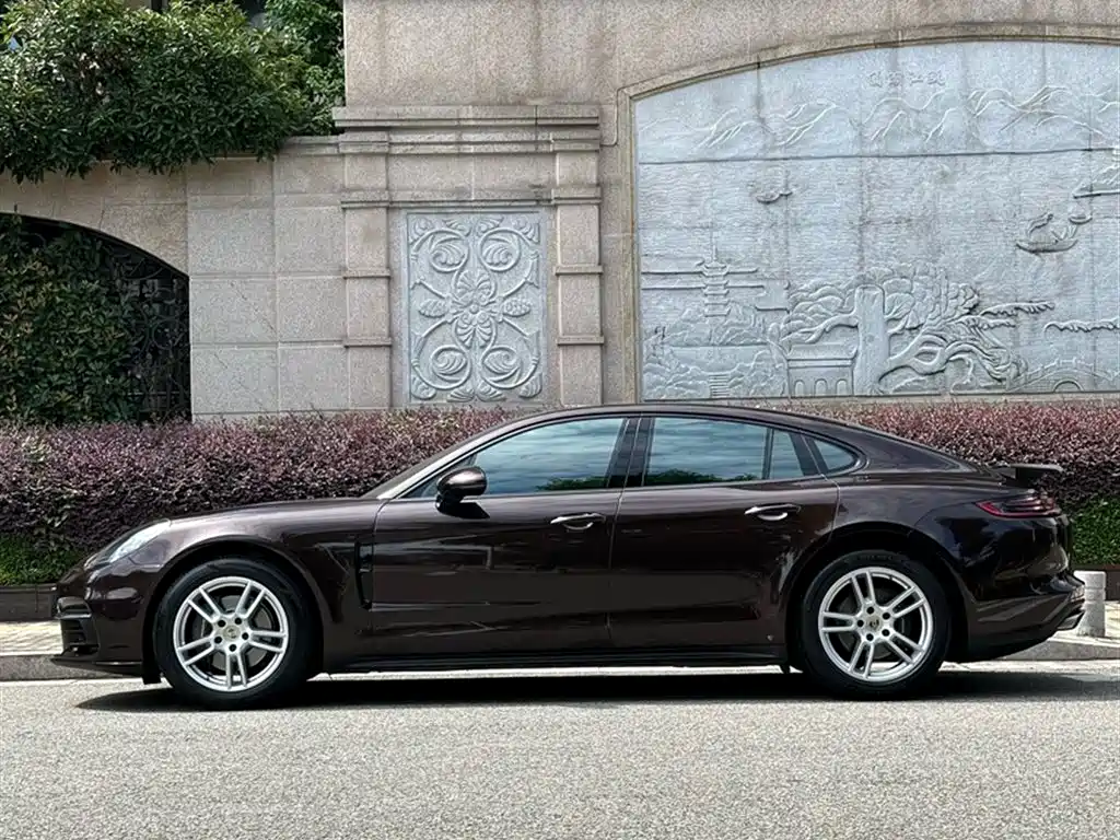 Porsche Panamera 2018 — фото 10
