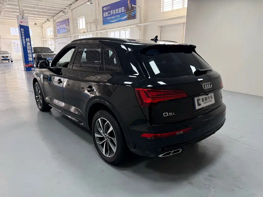Audi Q5L 2023 — фото 6