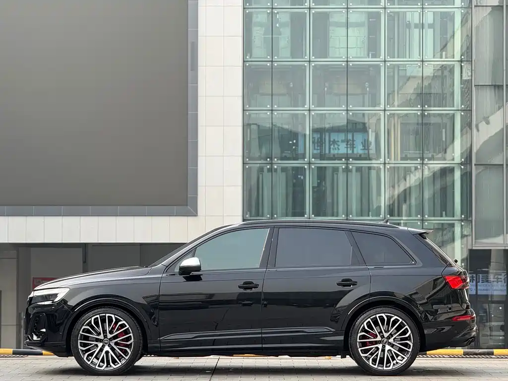 Audi SQ7 2025 — фото 7