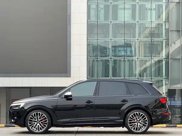 Audi SQ7 2024