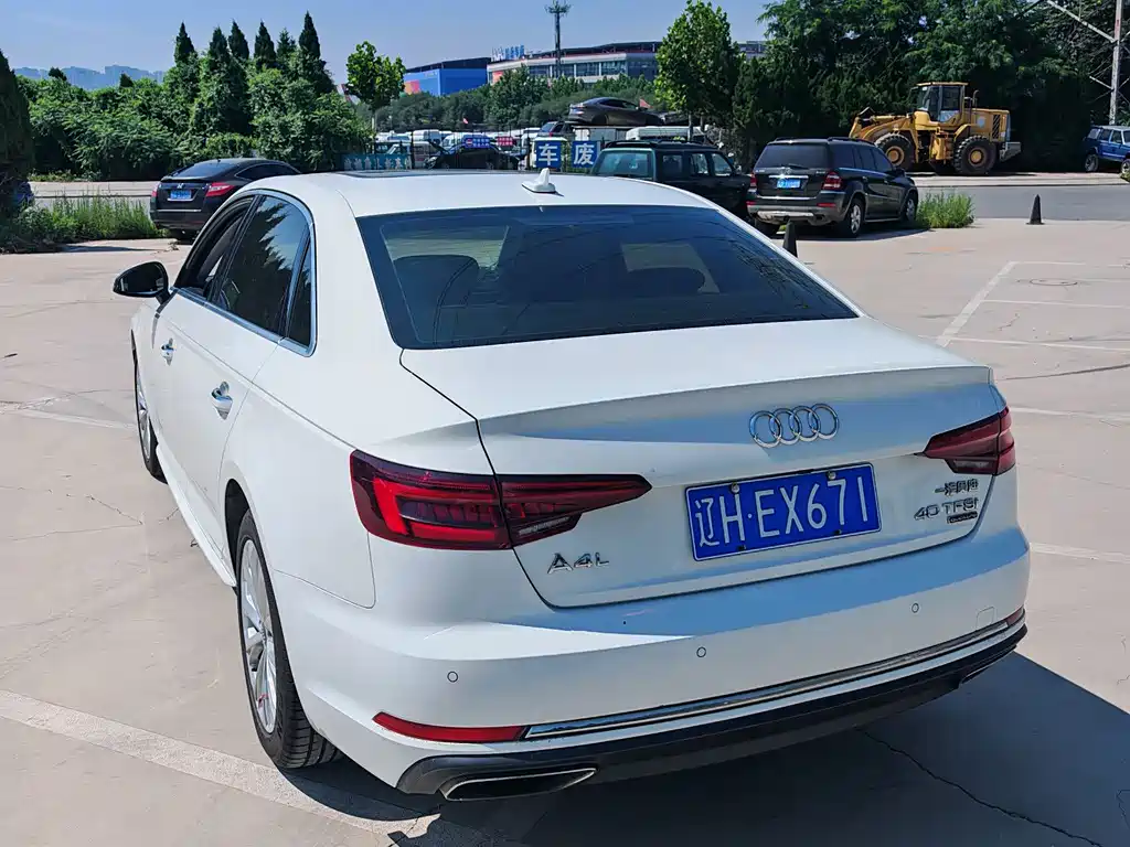 Audi A4L 2019
