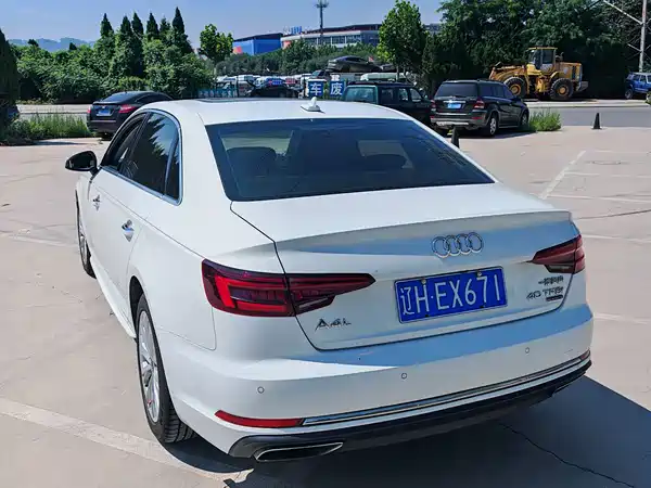 Audi A4L 2019