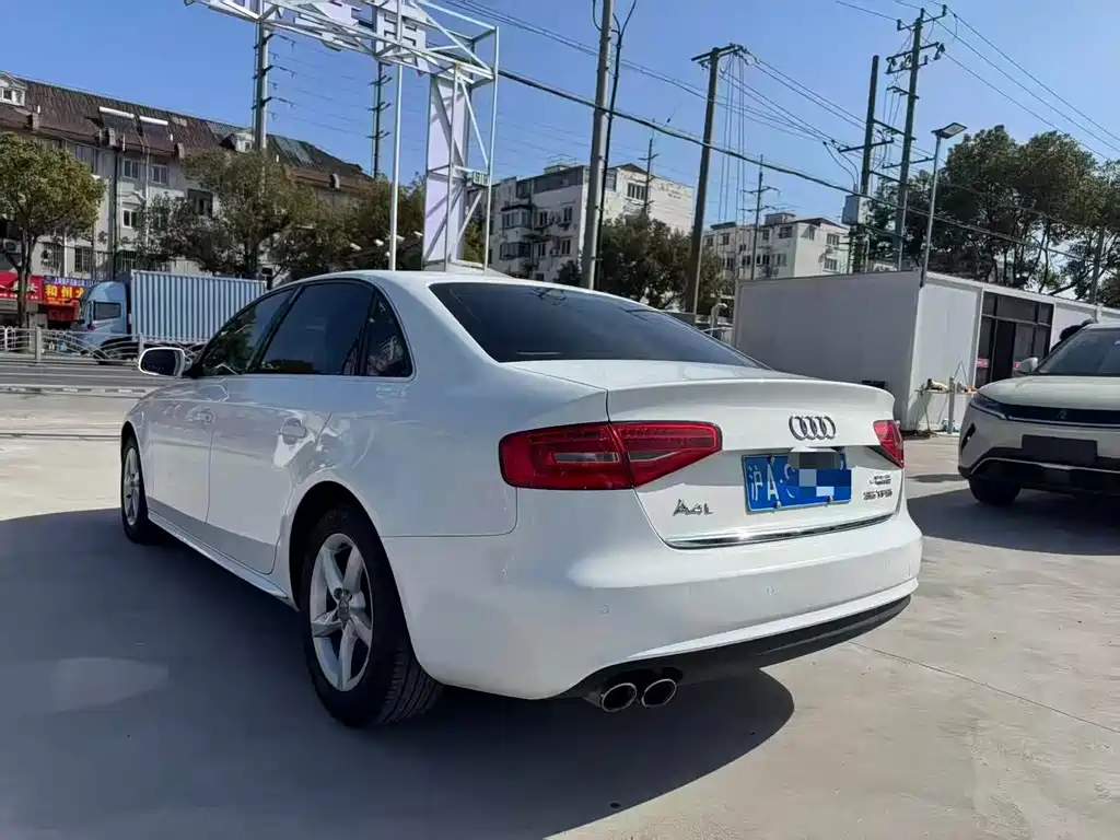 Audi A4L 2015