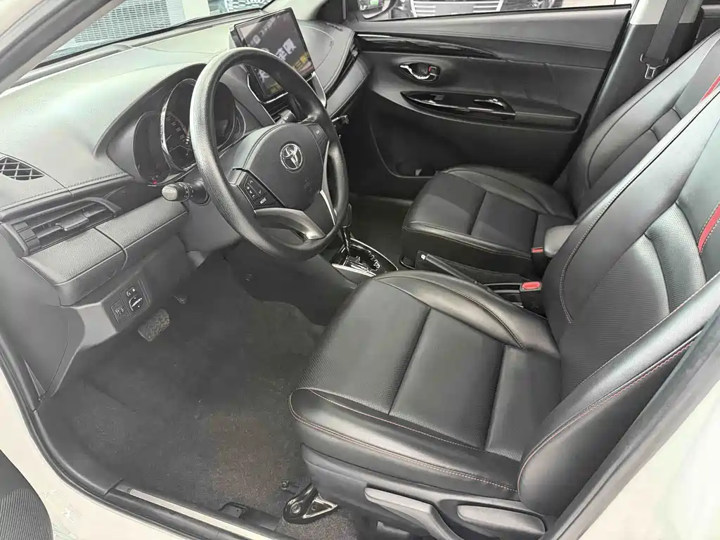 Toyota Yaris L 2022 — фото 5