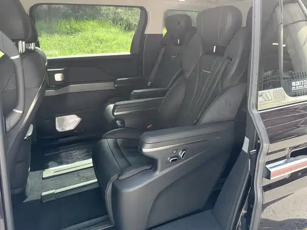 Hongqi HQ9 PHEV 2024