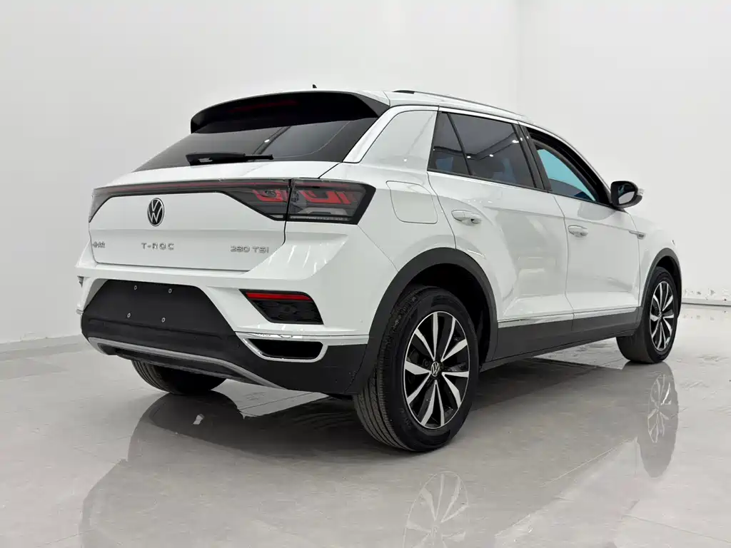 Volkswagen T-Roc 2023 — фото 6