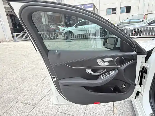 Mercedes-Benz C-Class 2020