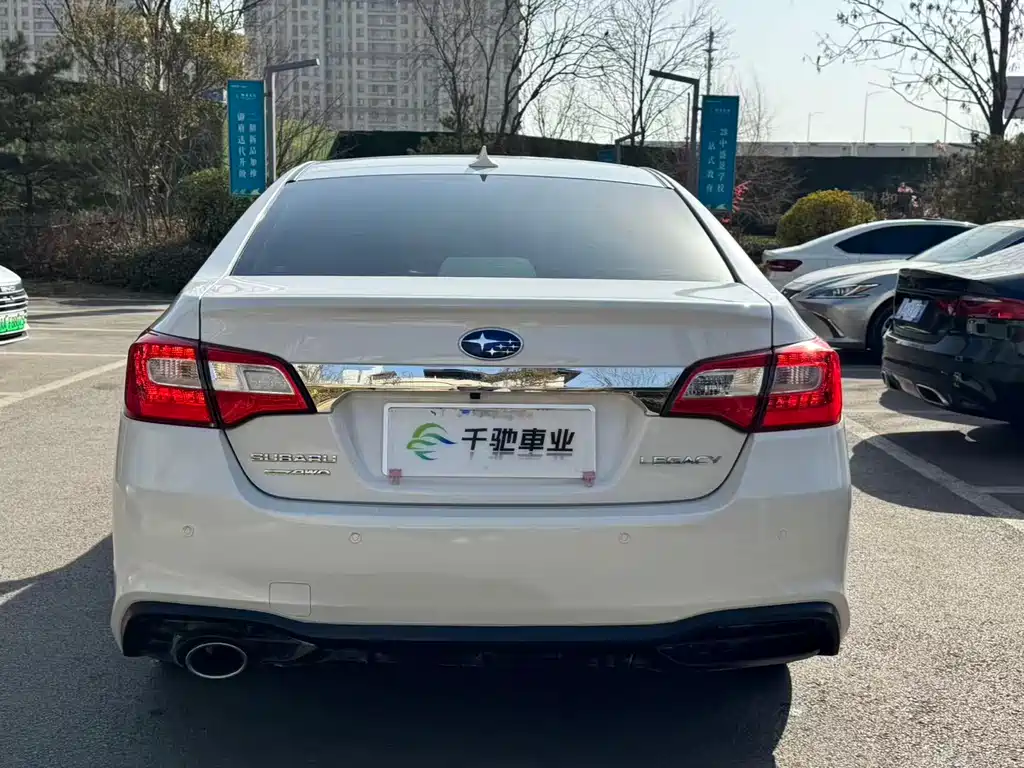Subaru Legacy 2020 — фото 18