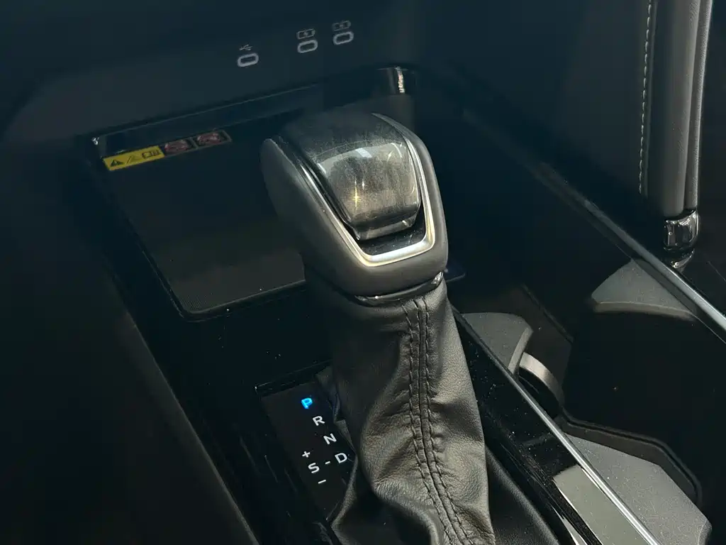 Toyota Camry 2024 — фото 14
