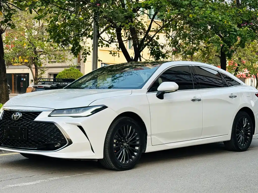 Toyota Avalon 2023 — фото 1