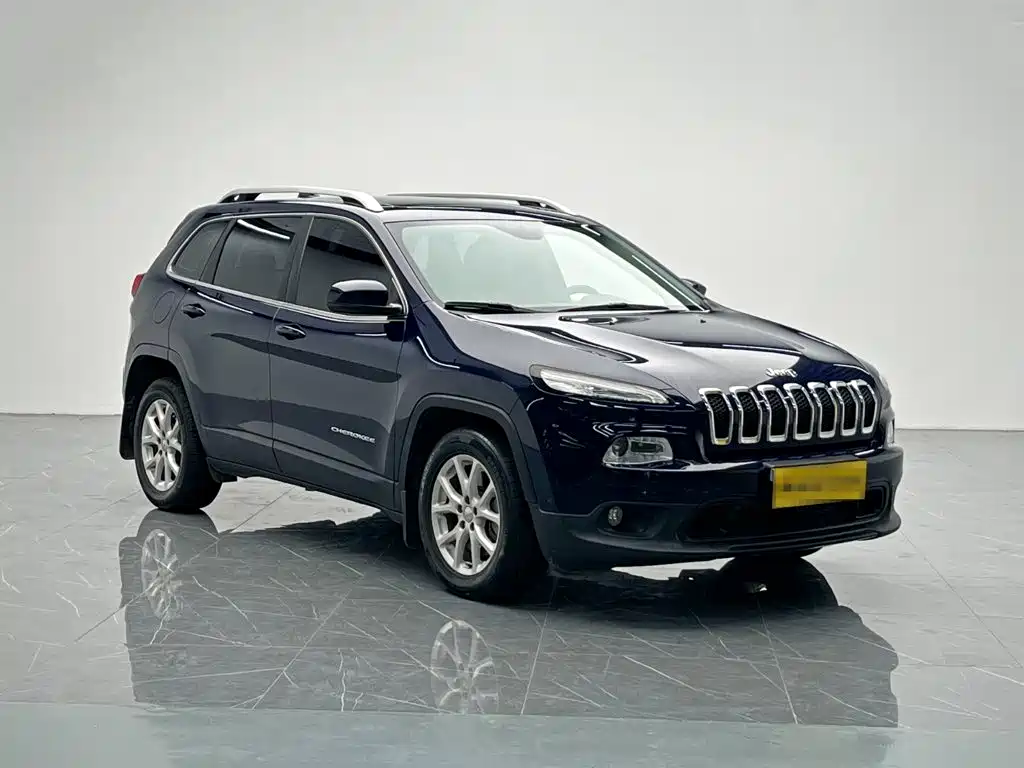 Jeep Cherokee 2017 — фото 8