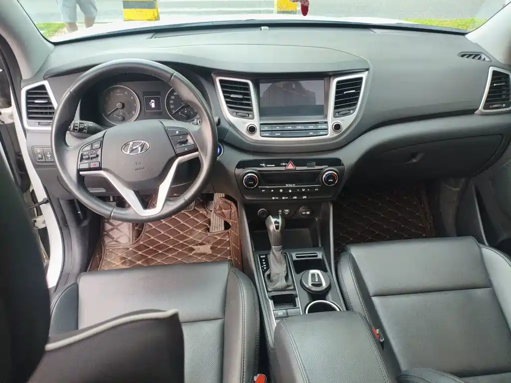 Hyundai Tucson 2017 — фото 13