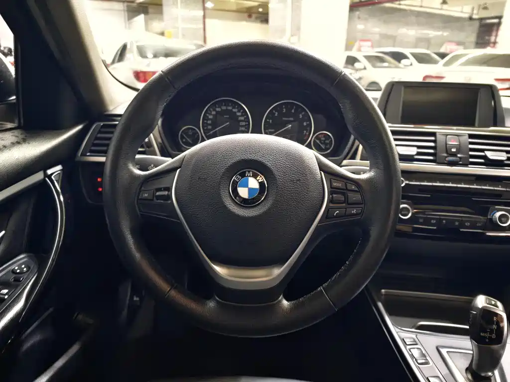 BMW 3 Series 2016 — фото 7