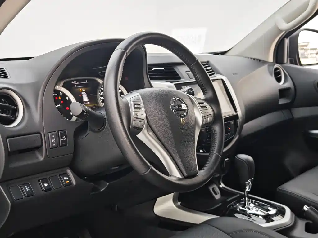 Nissan Terra 2022 — фото 15