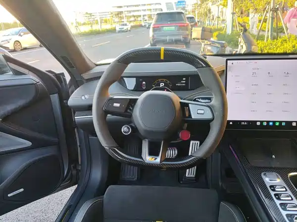 Xiaomi SU7 Ultra 2025
