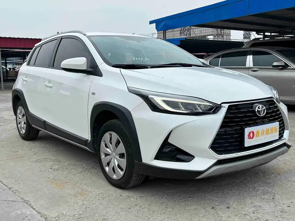 Toyota Yaris L 2022 — фото 2