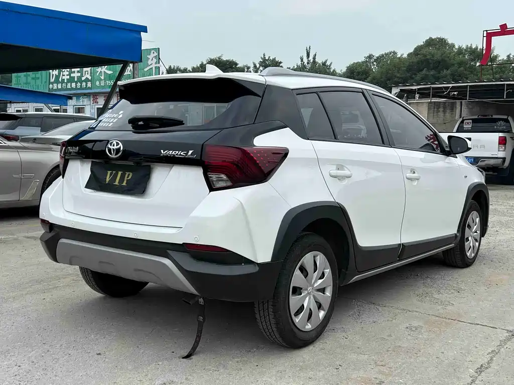 Toyota Yaris L 2022 — фото 5