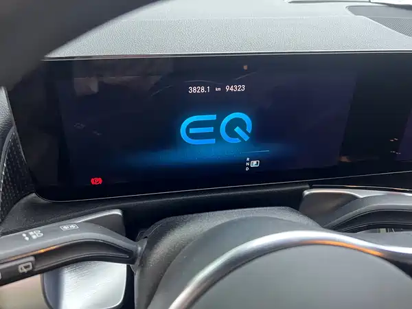 Mercedes-Benz EQB 2023