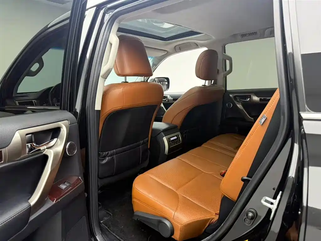 Lexus GX 2015 — фото 10