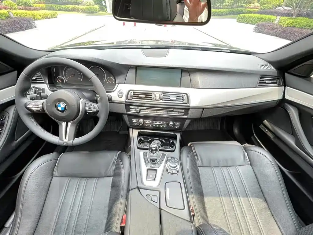 BMW M5 2014 — фото 9