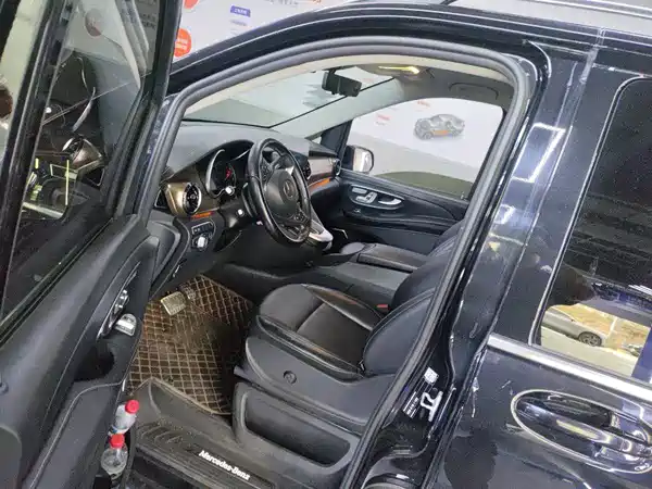Mercedes-Benz V-Class 2022