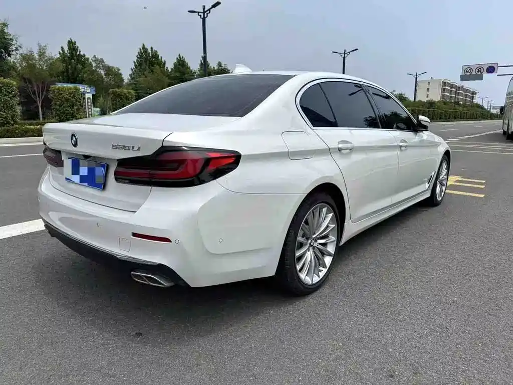 BMW 5 Series 2021