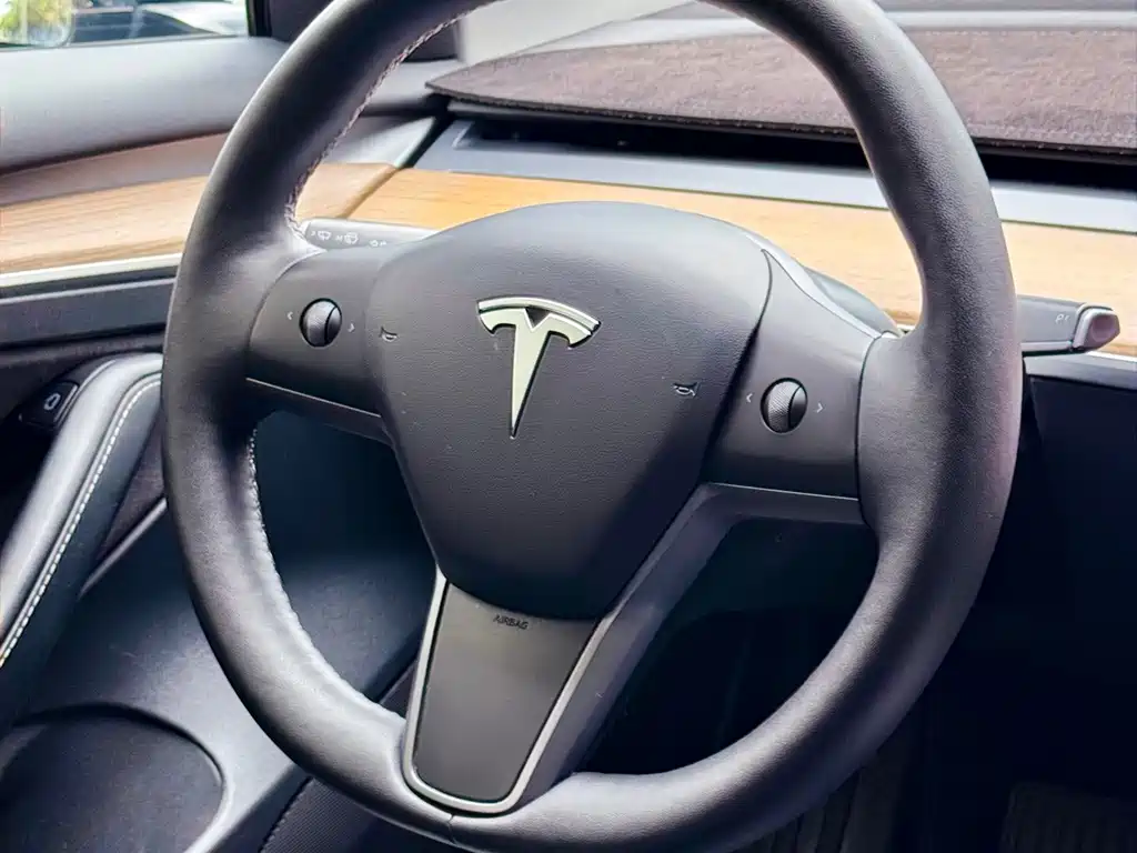 Tesla Model 3 2023 — фото 17