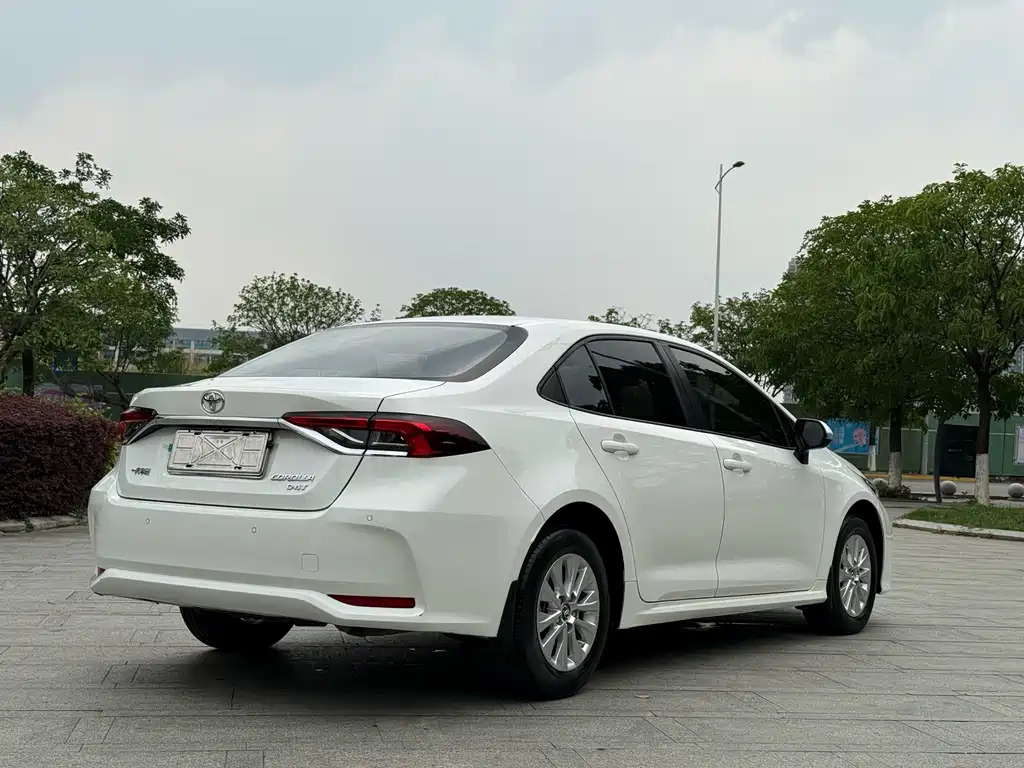 Toyota Corolla 2021 — фото 11